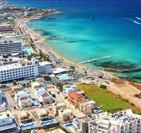 Leoforos Dyo, Modern 3bdr With Pool, In The Centre Of * Protaras