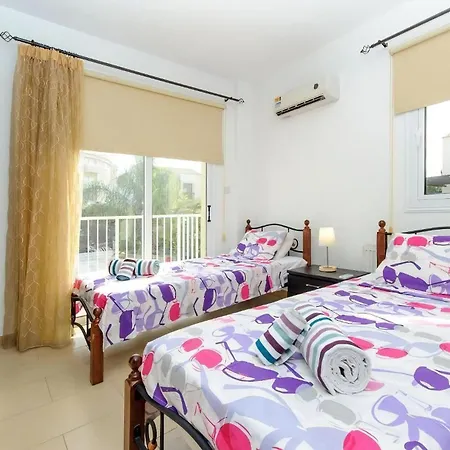 Villa Leoforos Dyo, Modern 3bdr With Pool, In The Centre Of Protaras