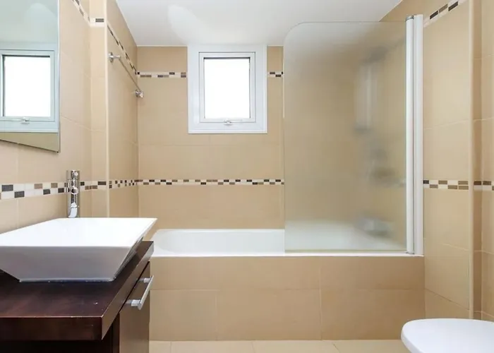 Leoforos Dyo, Modern 3bdr With Pool, In The Centre