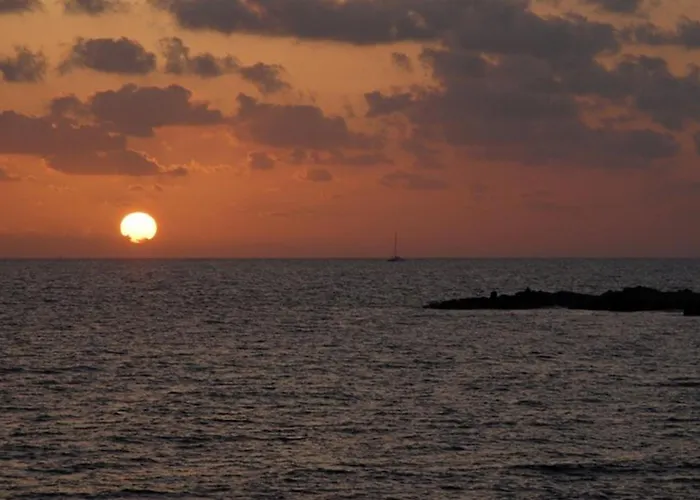 Βίλα Leoforos Dyo, Modern 3bdr With Pool, In The Centre *