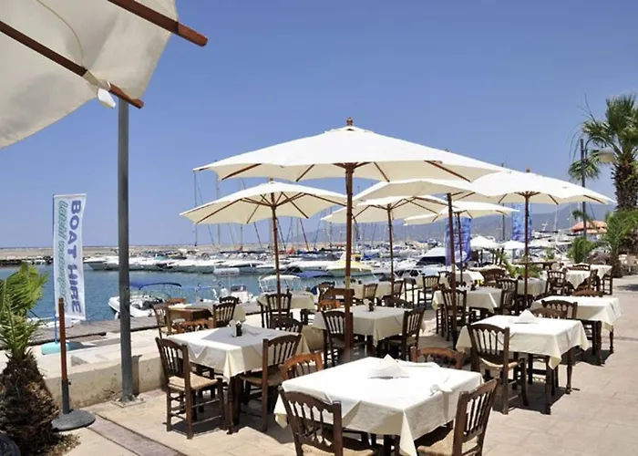 Leoforos Dyo, Modern 3bdr With Pool, In The Centre *