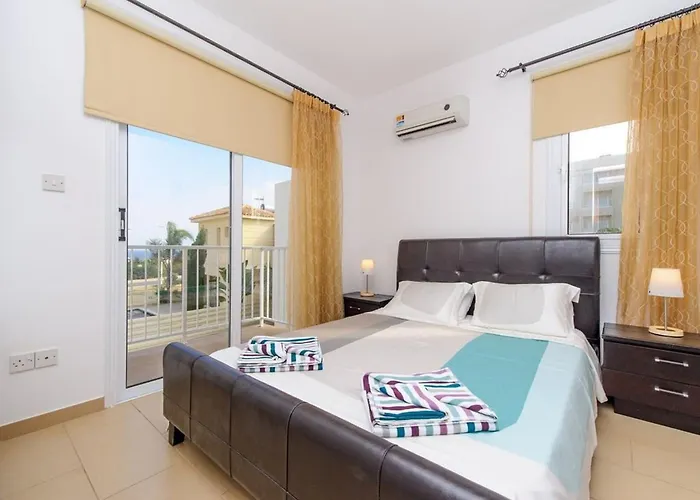 Βίλα Leoforos Dyo, Modern 3bdr With Pool, In The Centre