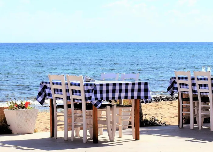 Leoforos Dyo, Modern 3bdr With Pool, In The Centre *