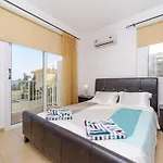 فيلة Leoforos Dyo, Modern 3bdr With Pool, In The Centre